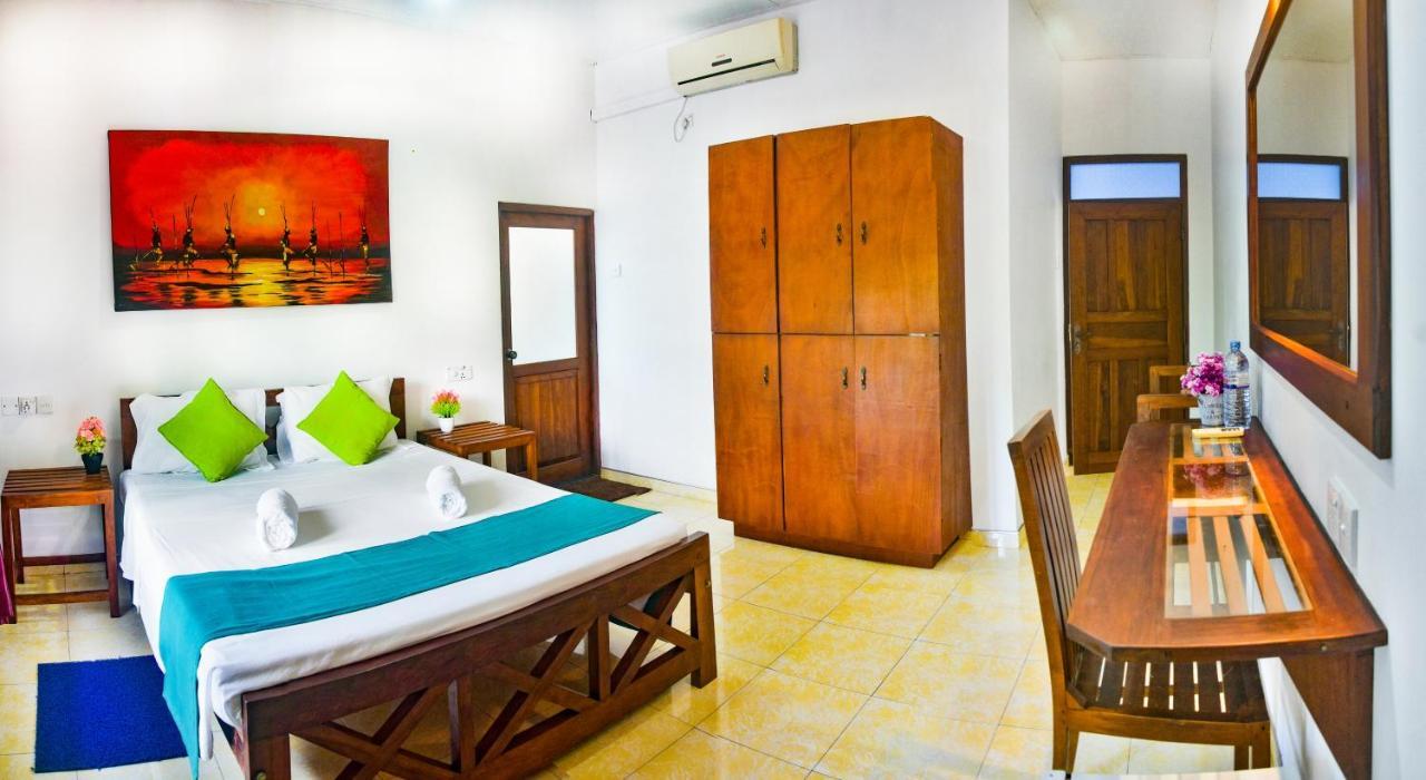 Di Sicuro Tourist Inn Hikkaduwa Kültér fotó