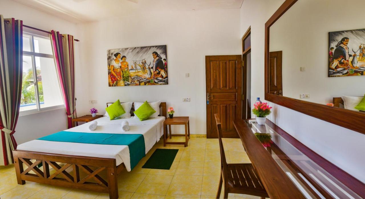Di Sicuro Tourist Inn Hikkaduwa Kültér fotó