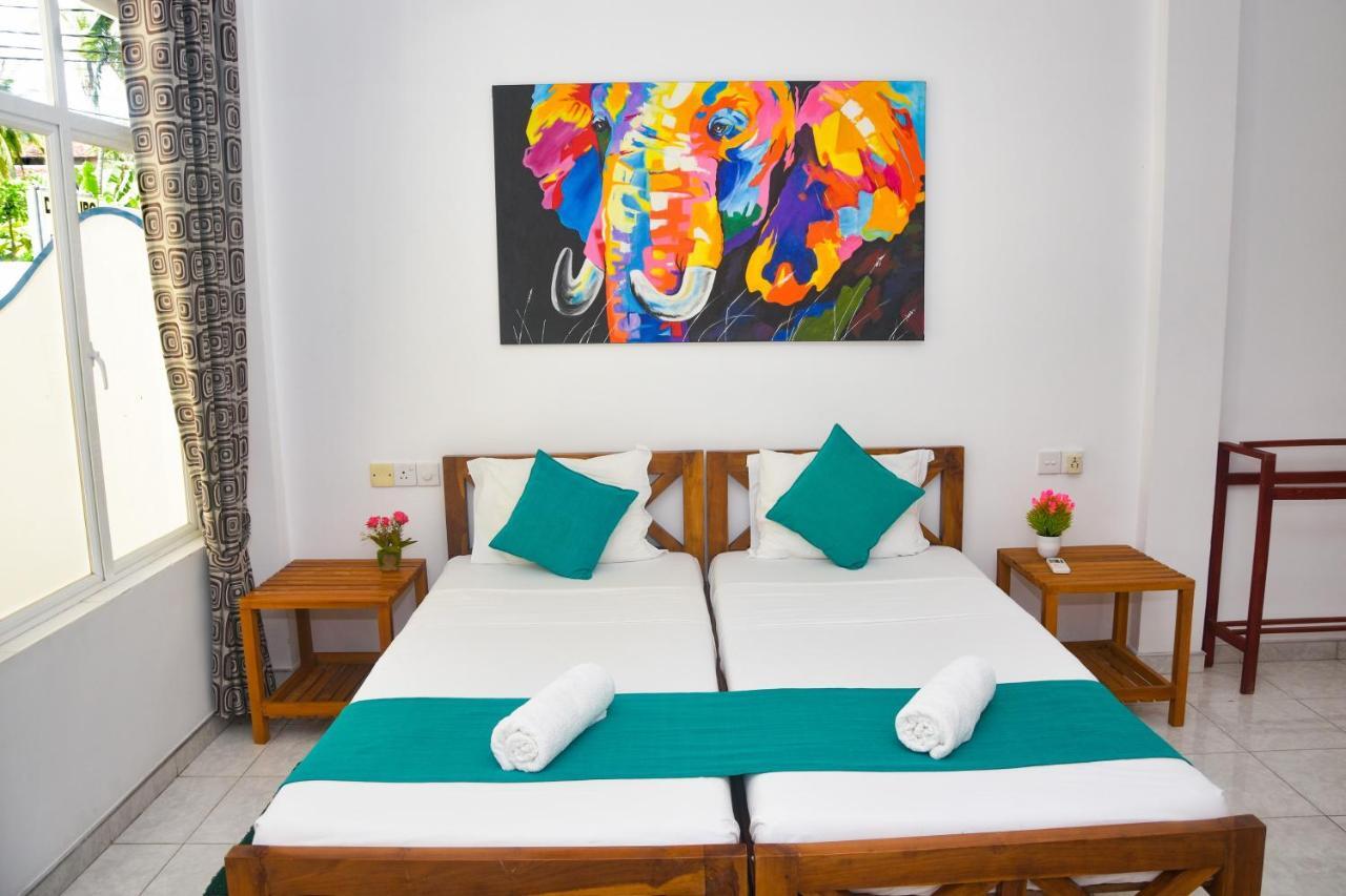 Di Sicuro Tourist Inn Hikkaduwa Kültér fotó
